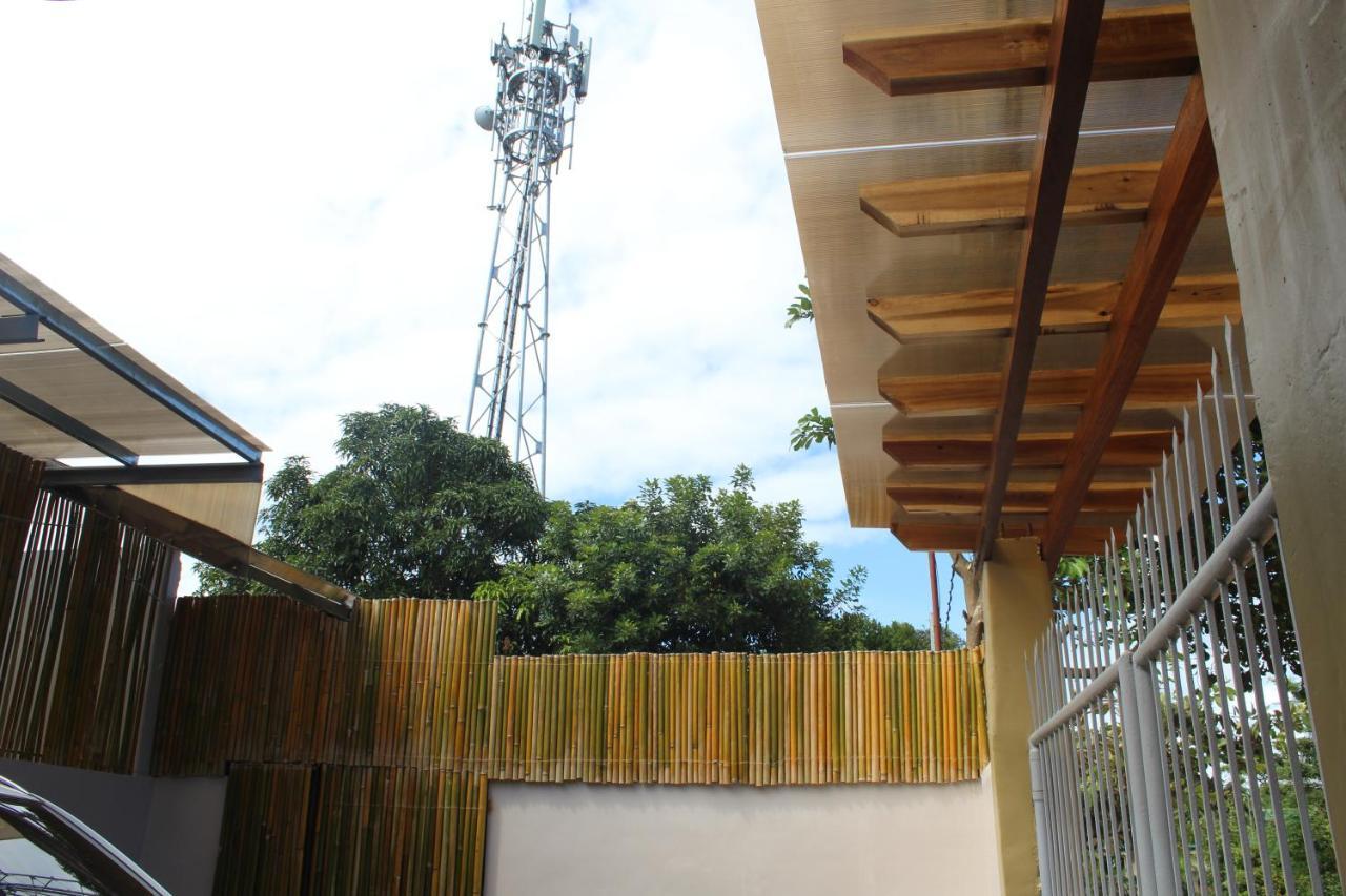 Ninie'S Place Puerto Princesa Exterior foto